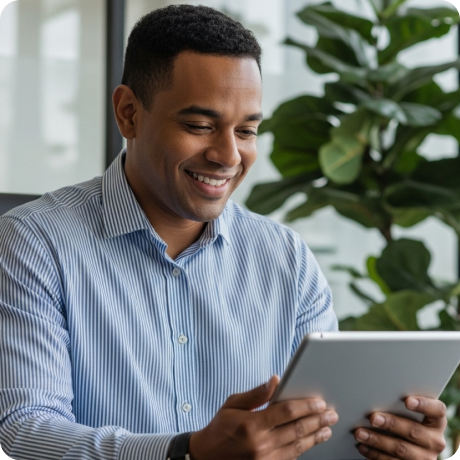 Profissional usando tablet